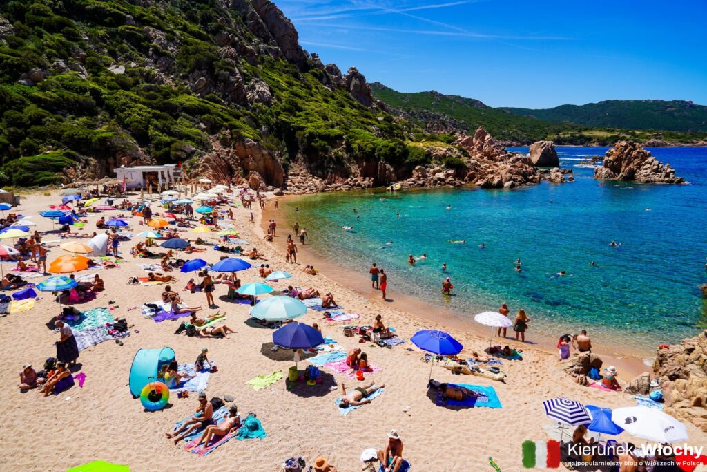 plaża Li Cossi, Costa Paradiso, Sardynia, Włochy (fot. Łukasz Ropczyński, kierunekwlochy.pl)