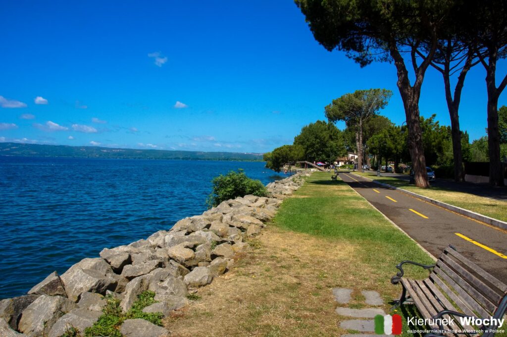 jedna z dróg rowerowych przy jeziorze Bolsena, Włochy (fot. Łukasz Ropczyński, kierunekwlochy.pl)
