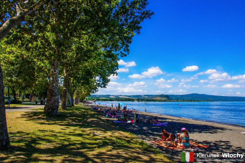plaża w Capodimonte, jezioro Bolsena, Włochy (fot. Łukasz Ropczyński, kierunekwlochy.pl)