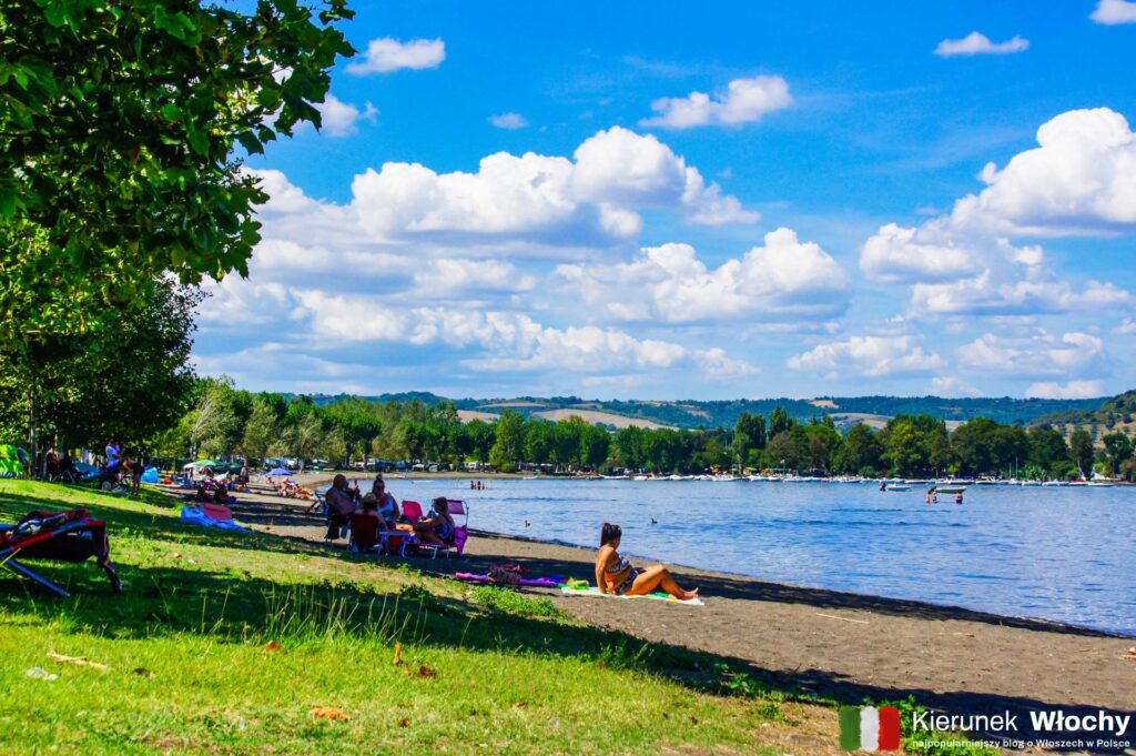 plaża w Capodimonte, jezioro Bolsena, Włochy (fot. Łukasz Ropczyński, kierunekwlochy.pl)