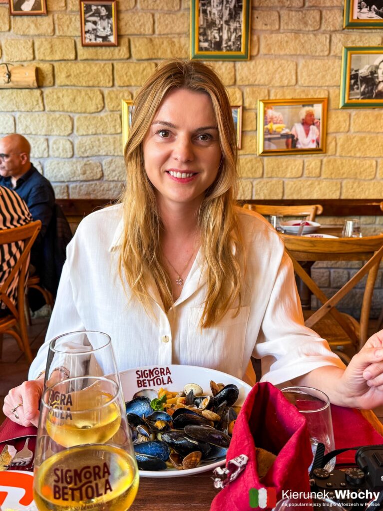 obiad w Signora Bettola – Napoli (Medina), Neapol, Włochy (fot. Łukasz Ropczyński, kierunekwlochy.pl)